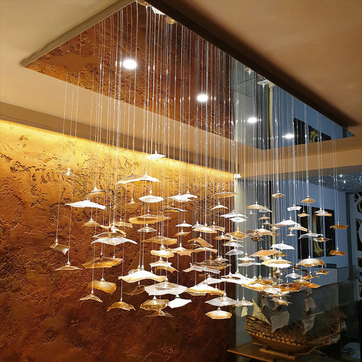 IQ4617 INFINITO OPTIC FIBER AND LED CHANDELIER IQ4617 INFINITO OPTIC FIBER AND LED CHANDELIER